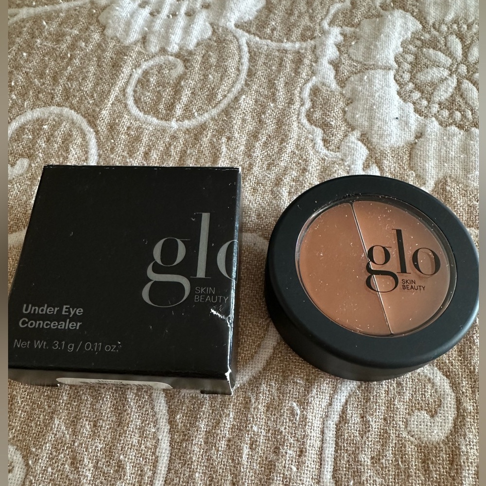 New GLO Skin Beauty Under Eye Concealer Honey.Made in USA. 3.1 g/0.11oz (2left)